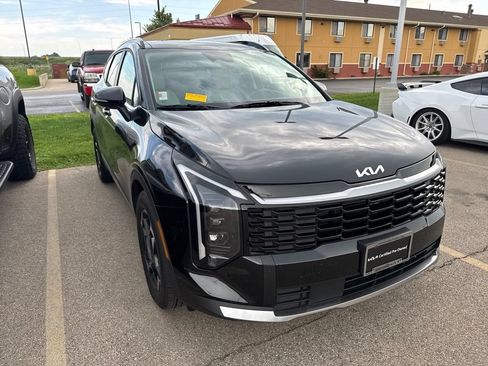 Used 2027 Kia Sportage EX FWD image 2