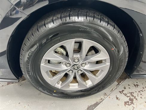 Used 2024 Toyota Sienna XLE image 26