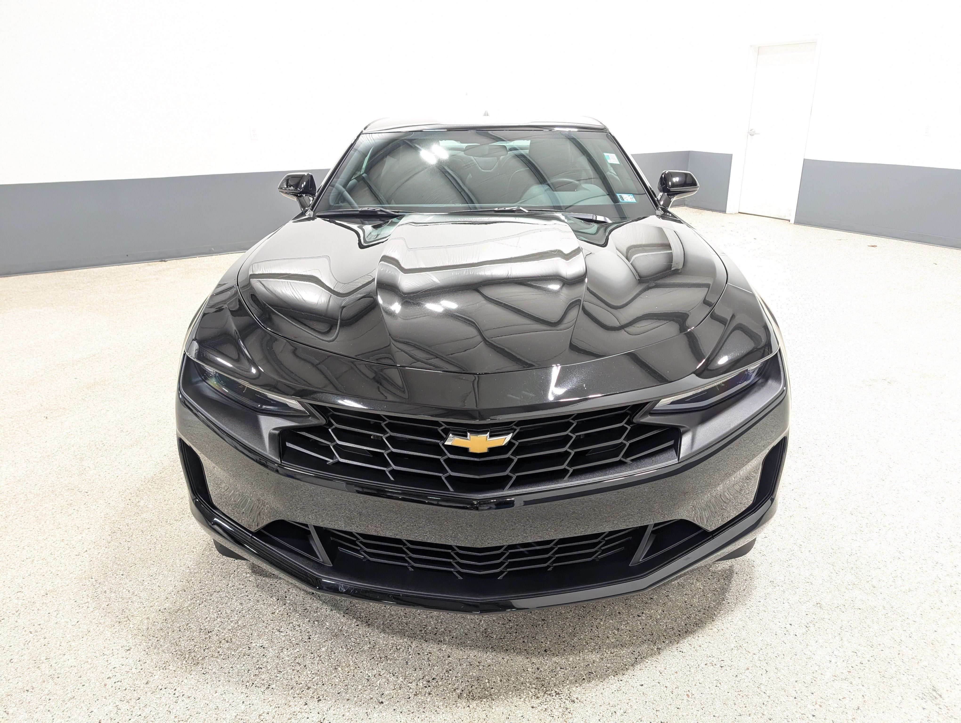 Used 2024 Chevrolet Camaro LT RWD image 8