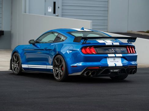 Used 2021 Ford Mustang Shelby GT500 w/ Carbon Fiber Track Pack image 18