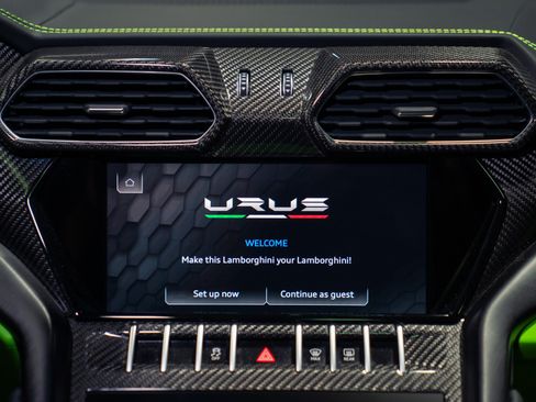 Used 2022 Lamborghini Urus AWD/4WD image 40
