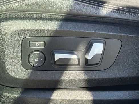 Used 2021 BMW X6 xDrive40i w/ M Sport Package image 20