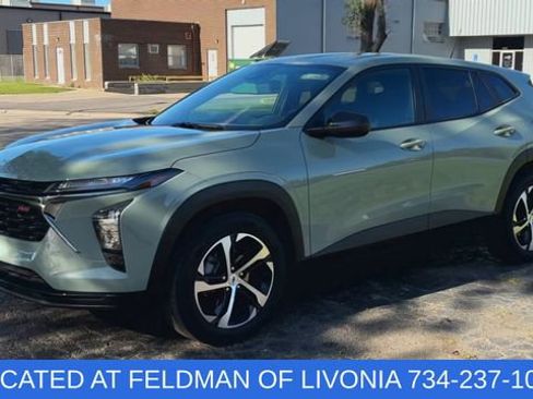 Used 2024 Chevrolet Trax RS w/ Driver Confidence Package FWD image 4