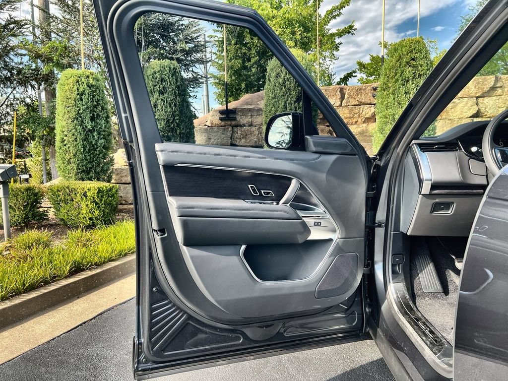 New 2026 Land Rover Range Rover SE AWD/4WD image 17