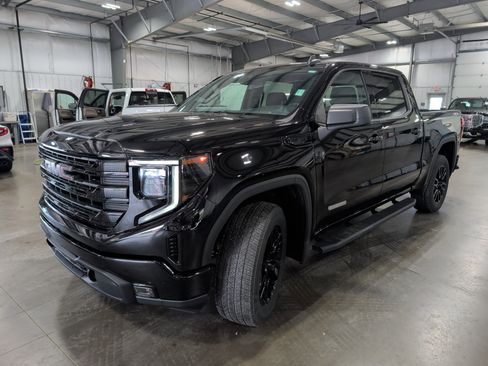 Used 2024 GMC Sierra 1500 Elevation AWD/4WD image 7