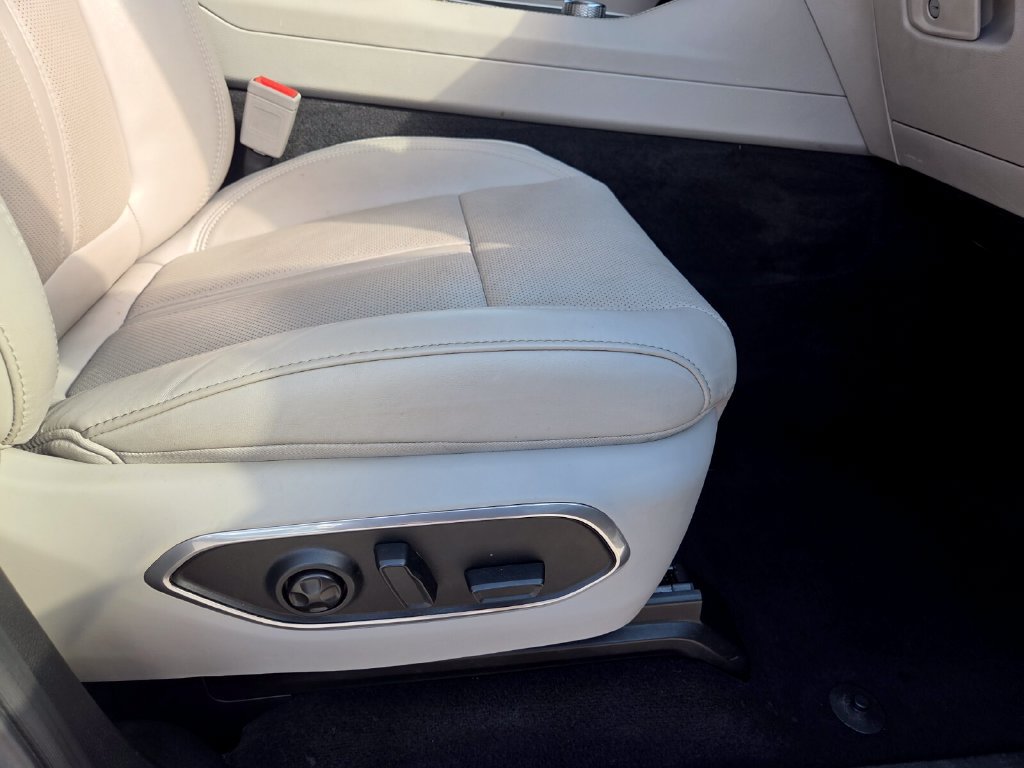 Used 2024 Jeep Wagoneer Series II w/ Flexible Seating Group RWD image 27