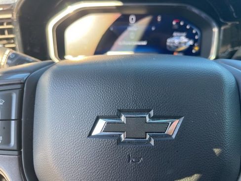 Used 2024 Chevrolet Silverado 2500 ZR2 w/ Technology Package image 46