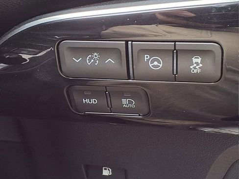 Used 2021 Toyota Prius Limited w/ Premium Convenience Package FWD image 26