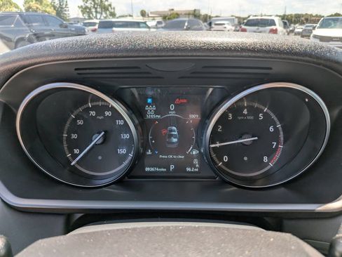 Used 2019 Land Rover Discovery SE AWD/4WD image 35