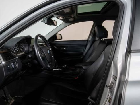 Used 2013 BMW 335i xDrive Sedan AWD/4WD image 18