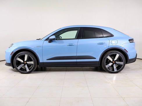 New 2026 Porsche Macan 4 Electric image 2