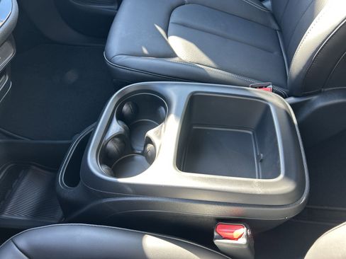 New 2026 Chrysler Pacifica Select image 19