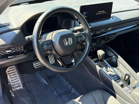 Used 2025 Honda Accord Sport image 4
