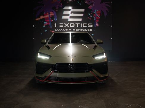 Used 2023 Lamborghini Urus S AWD/4WD image 3