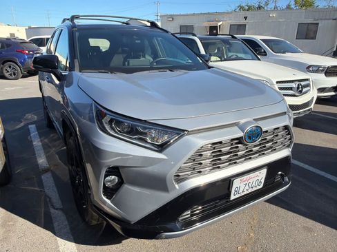 Used 2019 Toyota RAV4 XSE w/ XSE Weather Package AWD/4WD image 3