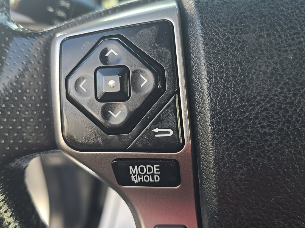 Used 2018 Toyota 4Runner SR5 AWD/4WD image 11