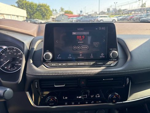Used 2022 Nissan Rogue SV FWD image 19