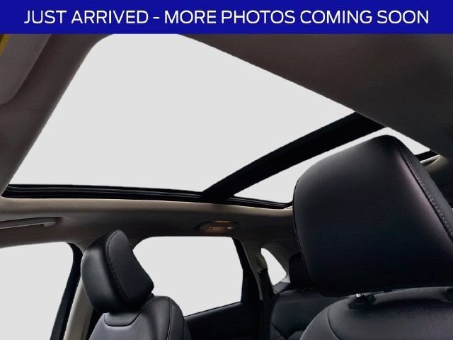 Used 2023 Ford Edge SEL w/ Convenience Package AWD/4WD image 12