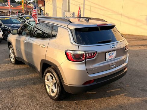 Used 2024 Jeep Compass Latitude AWD/4WD image 5