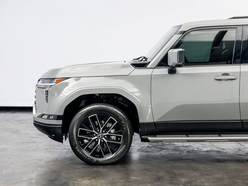 Used 2025 Lexus GX 550 image 10