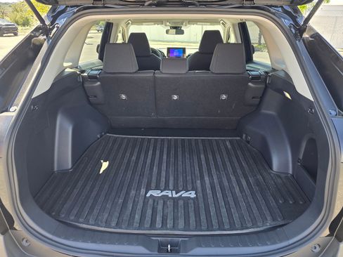 Used 2025 Toyota RAV4 LE AWD/4WD image 57