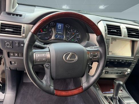 Used 2017 Lexus GX 460 Premium w/ Premium Package AWD/4WD image 28