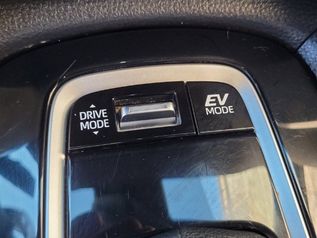 Used 2024 Toyota Corolla Cross AWD Hybrid image 15