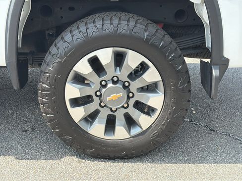 Used 2025 Chevrolet Silverado 2500 Custom w/ Custom Value Package AWD/4WD image 38