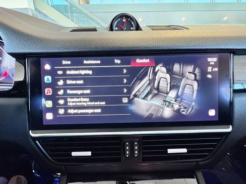 Used 2023 Porsche Cayenne Platinum Edition image 52