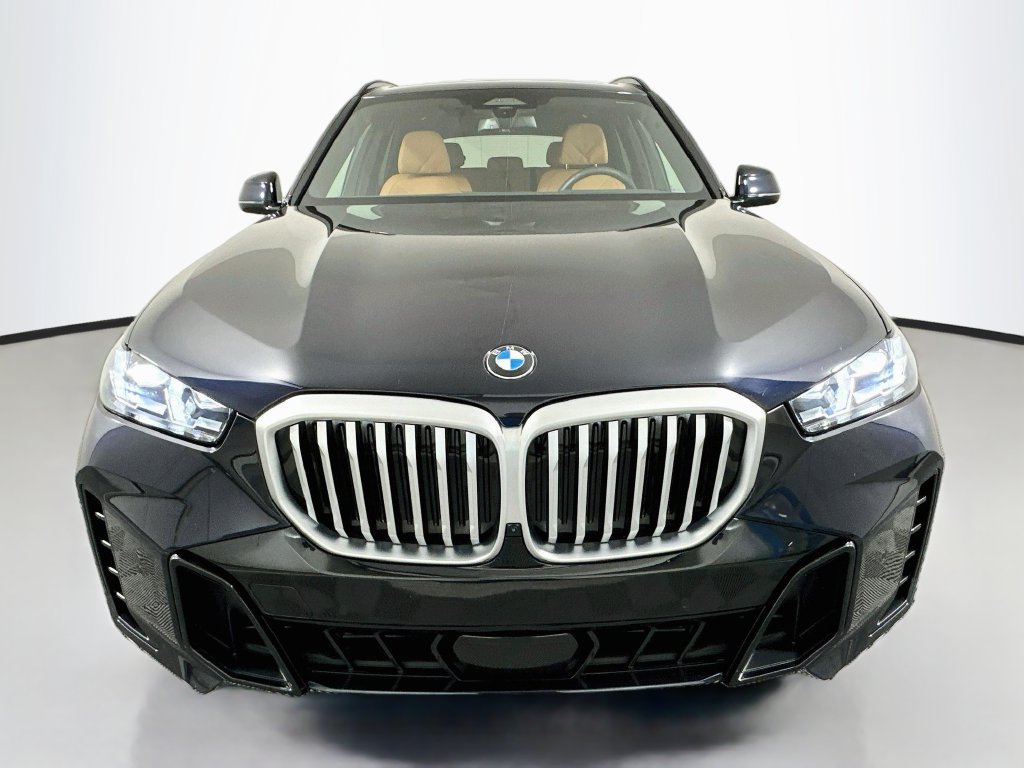 Used 2026 BMW X5 sDrive40i w/ M Sport Package RWD image 2