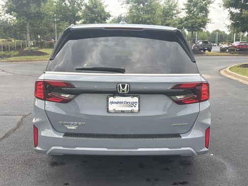 Used 2025 Honda Odyssey Sport-L image 8