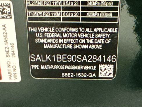 Certified 2025 Land Rover Range Rover Long Wheelbase Autobiography AWD/4WD image 31