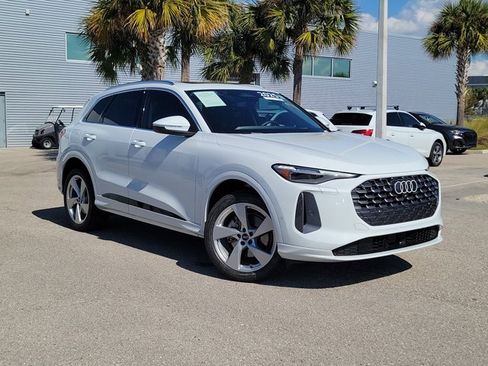 Certified 2025 Audi Q5 Premium Plus w/ Premium Plus image 31