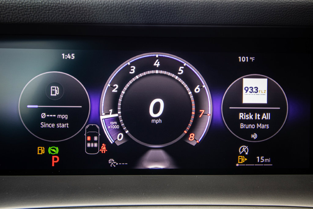 New 2026 Volkswagen Tiguan SE R-Line FWD image 39