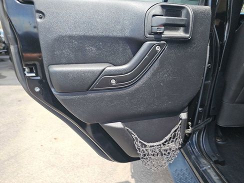 Used 2014 Jeep Wrangler Unlimited Rubicon w/ Connectivity Group image 47