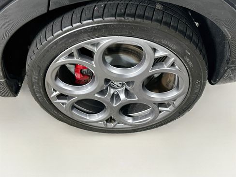 Used 2024 Alfa Romeo Tonale Veloce AWD/4WD image 11