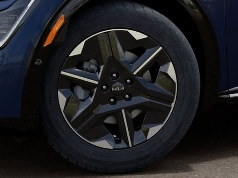 New 2025 Kia EV6 Wind image 9