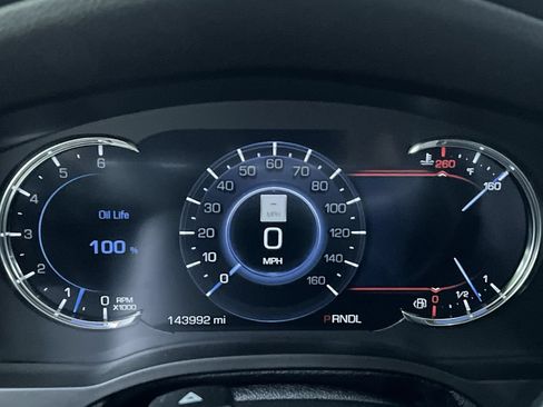 Used 2018 Cadillac Escalade ESV Luxury AWD/4WD image 18
