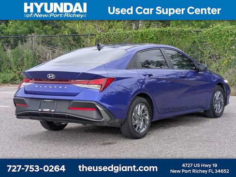 Certified 2024 Hyundai Elantra SEL FWD image 5
