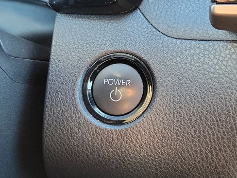 Used 2025 Toyota Camry LE image 30