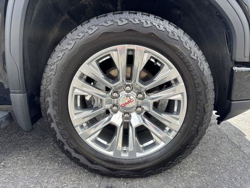 Used 2024 GMC Sierra 1500 Denali w/ Technology Package AWD/4WD image 9