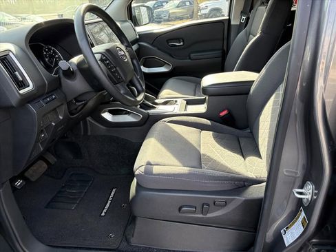 Certified 2025 Nissan Frontier SV image 16