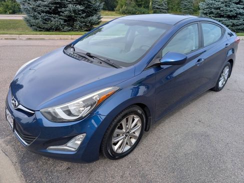 Used 2015 Hyundai Elantra SE w/ Option Group 02 FWD image 5