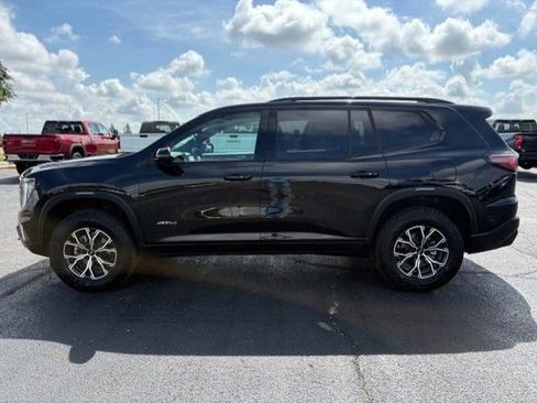 Used 2024 GMC Acadia AT4 w/ Luxury Package AWD/4WD image 2