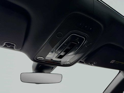 Used 2017 Bentley Bentayga image 32