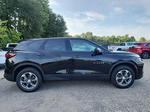 Used 2025 Chevrolet Blazer LT AWD/4WD image 6