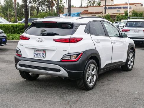 Certified 2022 Hyundai Kona SEL AWD/4WD image 4