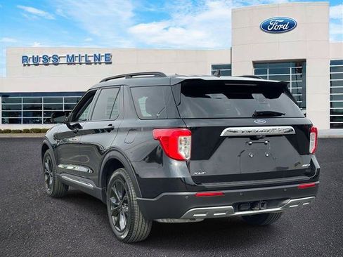 Used 2023 Ford Explorer XLT w/ Equipment Group 202A image 5