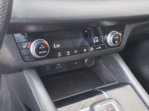Used 2024 Mitsubishi Outlander SE FWD image 25