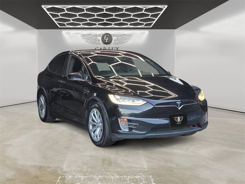 Used 2018 Tesla Model X 75D image 7